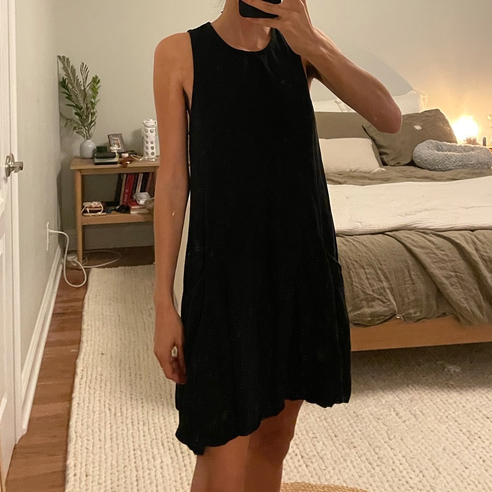 Brandy Melville Black Trapeze Dress *with pockets* 🖤✨